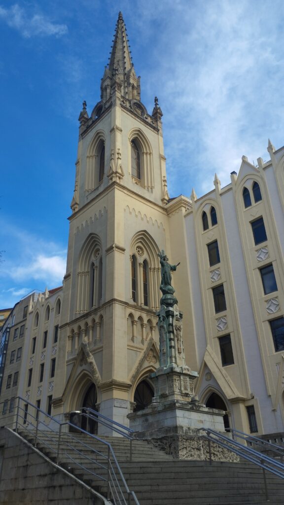 Torre de La Iglesia del Sagrado Corazón de Santander