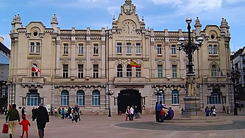 La farola de las Cuatro Estaciones en Plaza del ayuntamiento