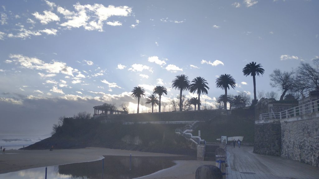 Los Jardines de Piquío desde el paseo del Sardinero 2 playa