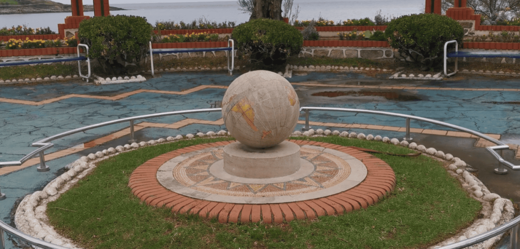 la bola de los jardines de Piquío