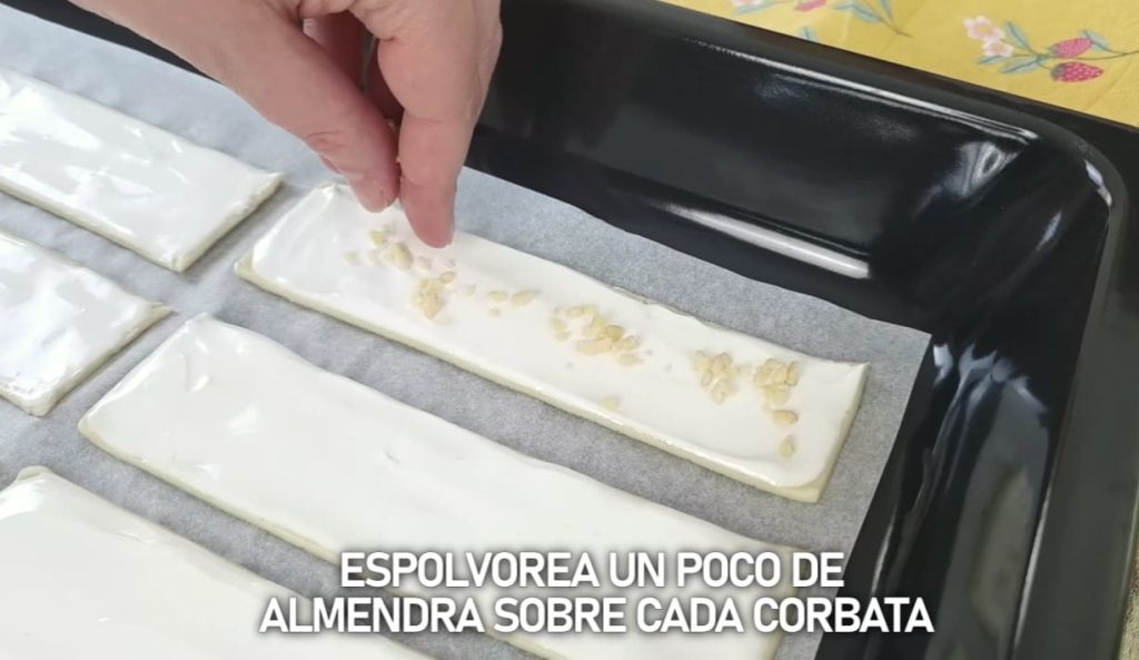 Corbata de Unquera almendra por encima