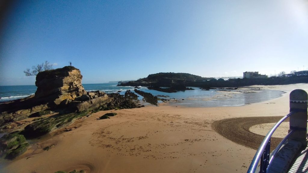 foto del playa del camello Santander