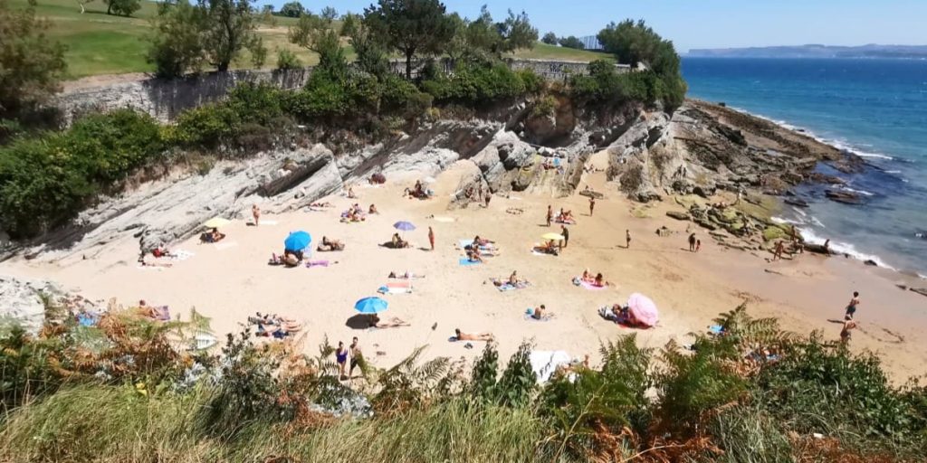 Playa de los Molinucos Santander