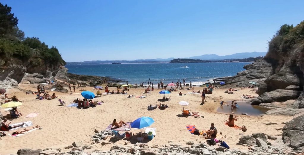 Playa de los Molinucos Verano