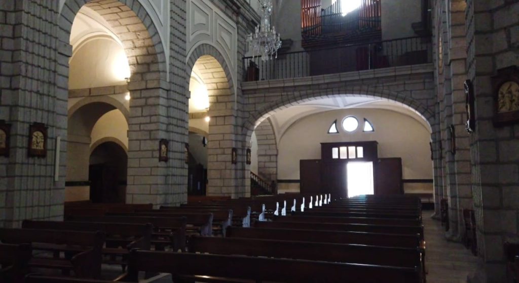 interior de la iglesia de la Compañía o Anunciación Santander